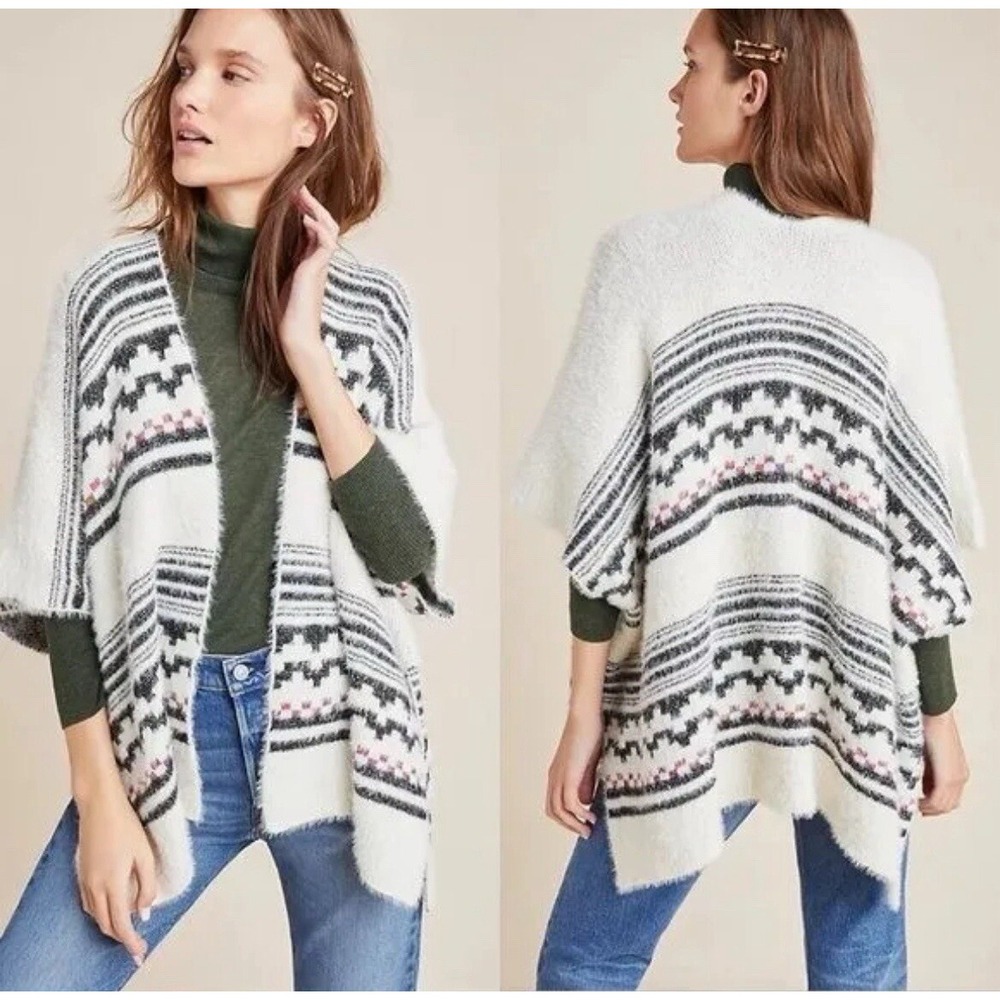 Anthropologie Akemi & Kin Olivia Eyelash Wrap Poncho Aztec Western Boho One Size